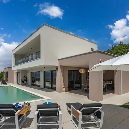Dujma Pool & Villa Kostrena
