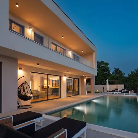 Dujma Pool & Kostrena