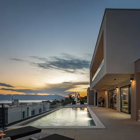 Dujma Pool & Villa Kostrena